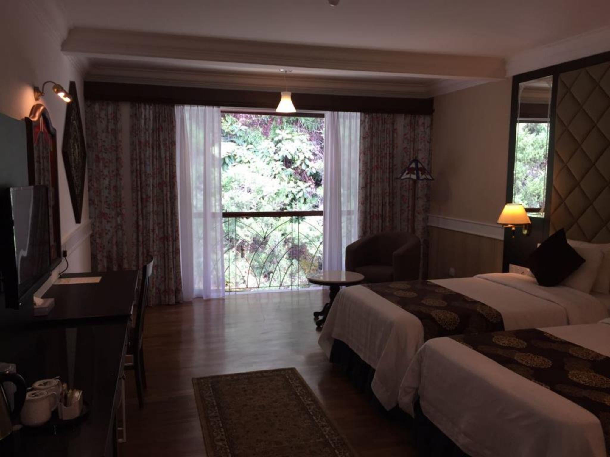 Century Pines Hotel 4*