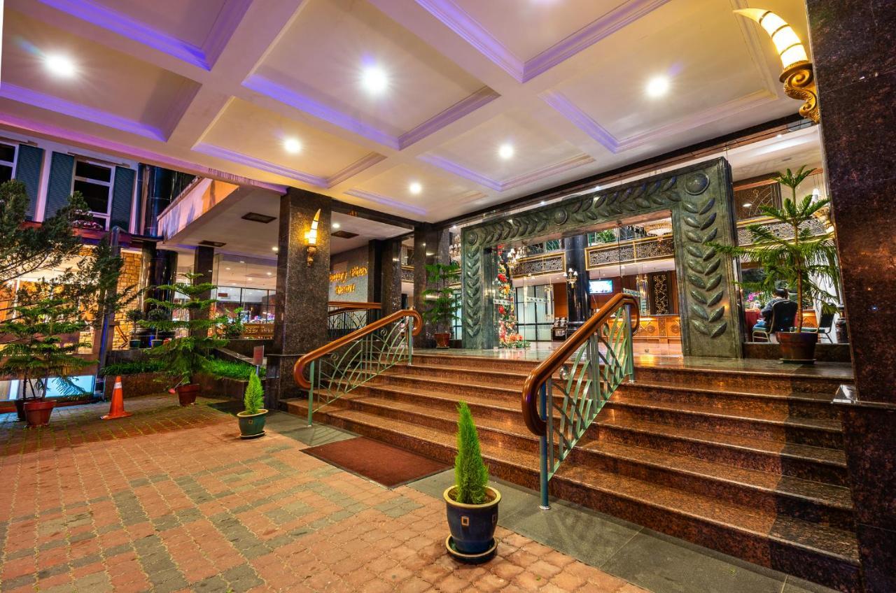 Hotel Century Pines